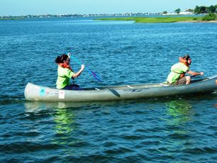 A boat heading to the starting line